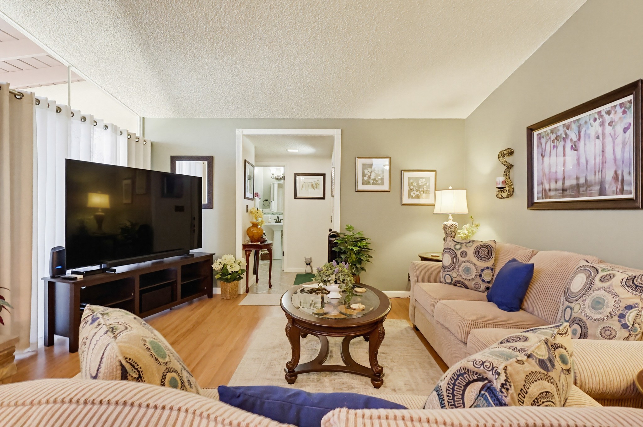 Virtual tour photo 14 of 84 for 928 Lidford Ave