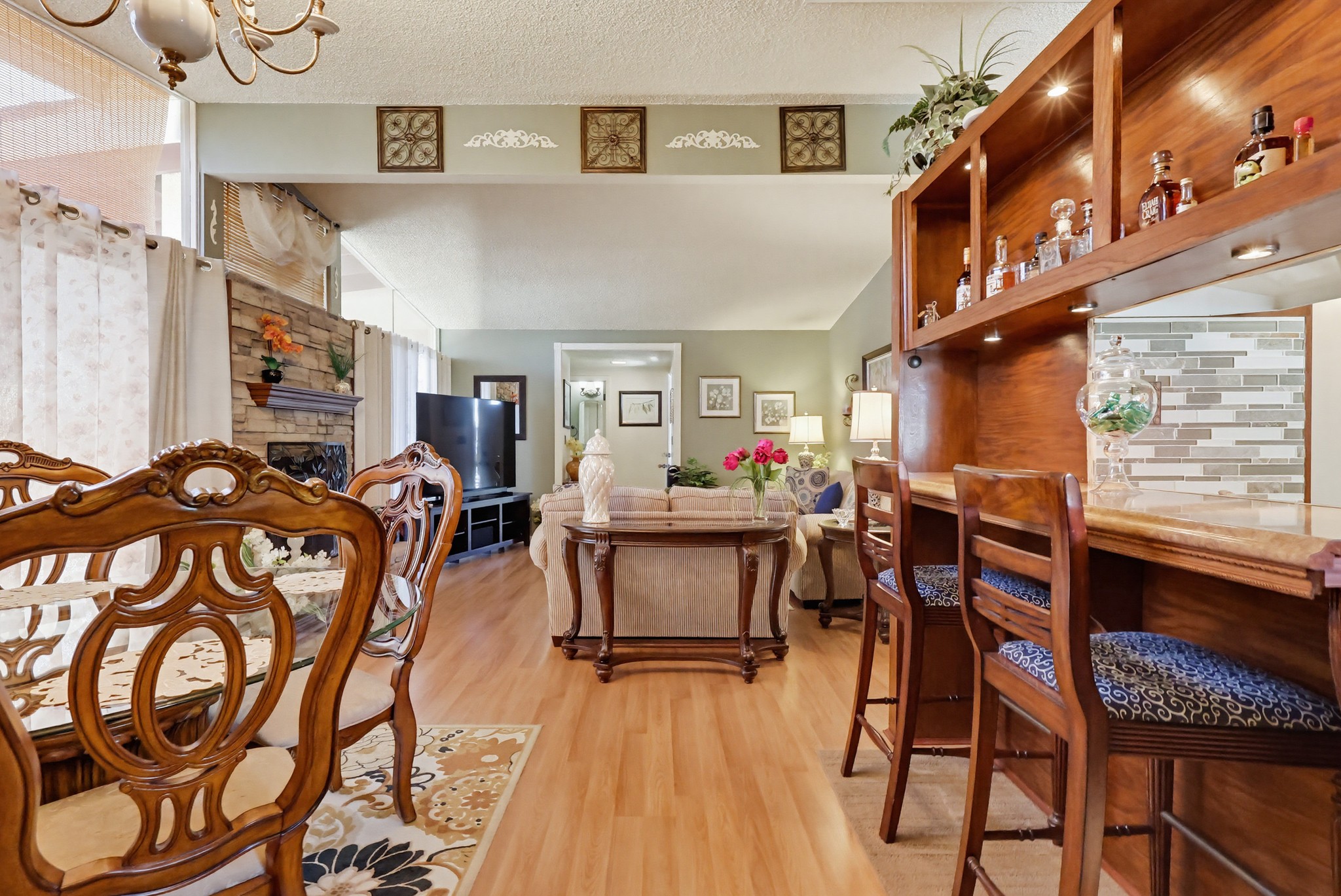 Virtual tour photo 23 of 84 for 928 Lidford Ave