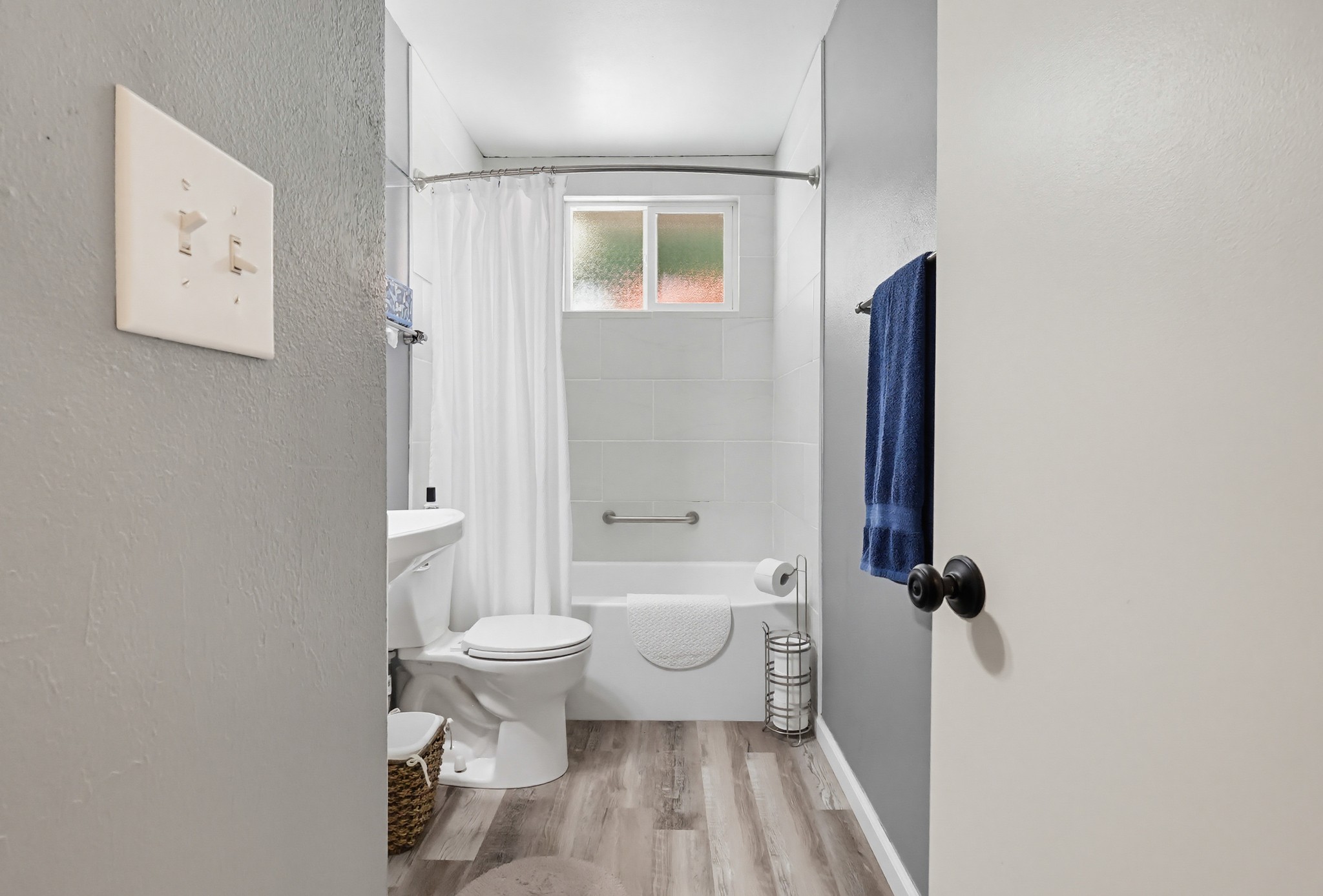 Virtual tour photo 42 of 84 for 928 Lidford Ave