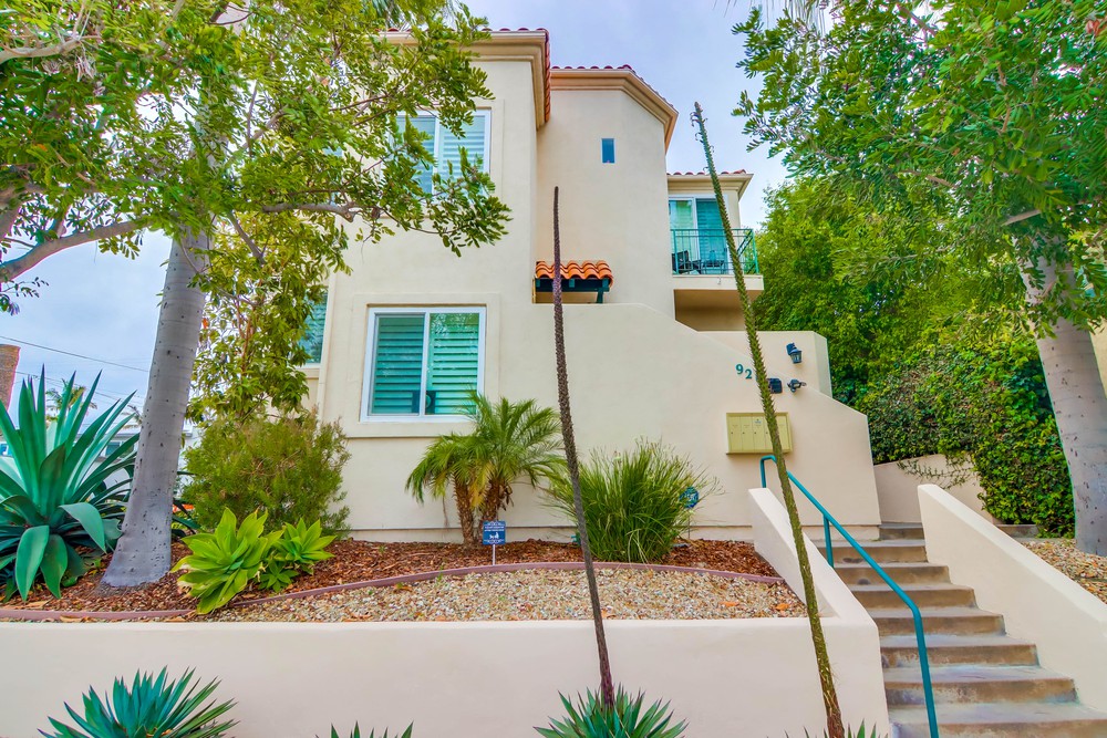 Virtual tour photo 3 of 61 for 928 Sapphire St B