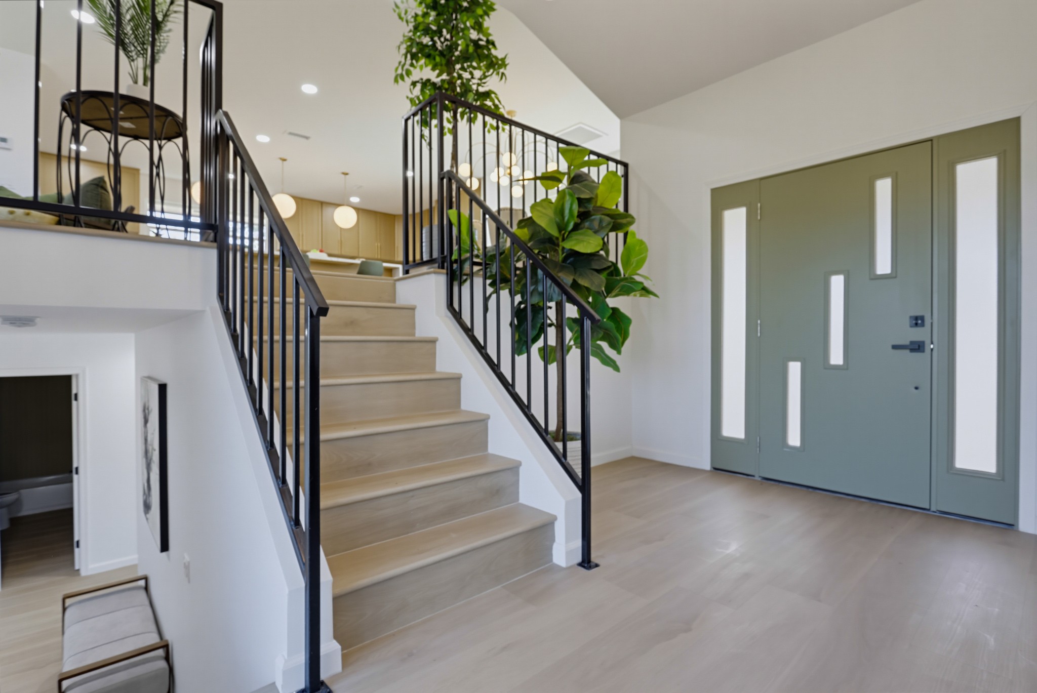 Virtual tour photo 6 of 42 for 930 Miramar Dr