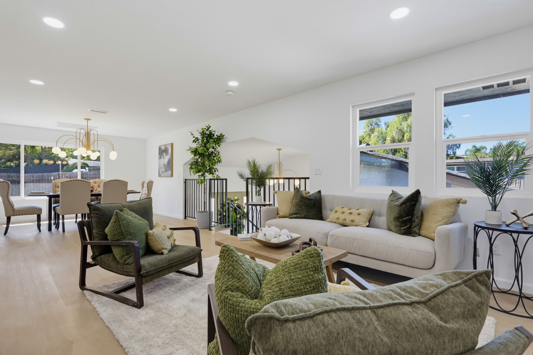 Virtual tour photo 9 of 42 for 930 Miramar Dr