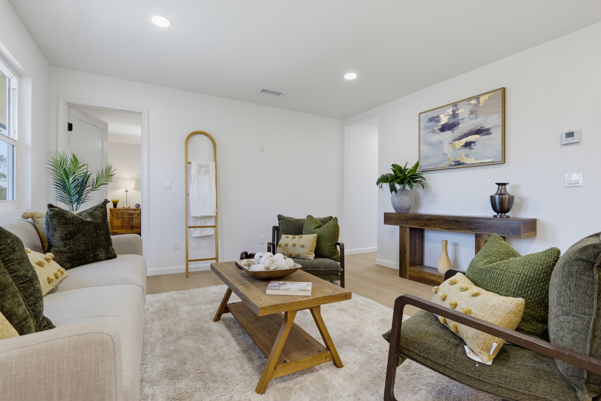 Virtual tour photo 10 of 42 for 930 Miramar Dr