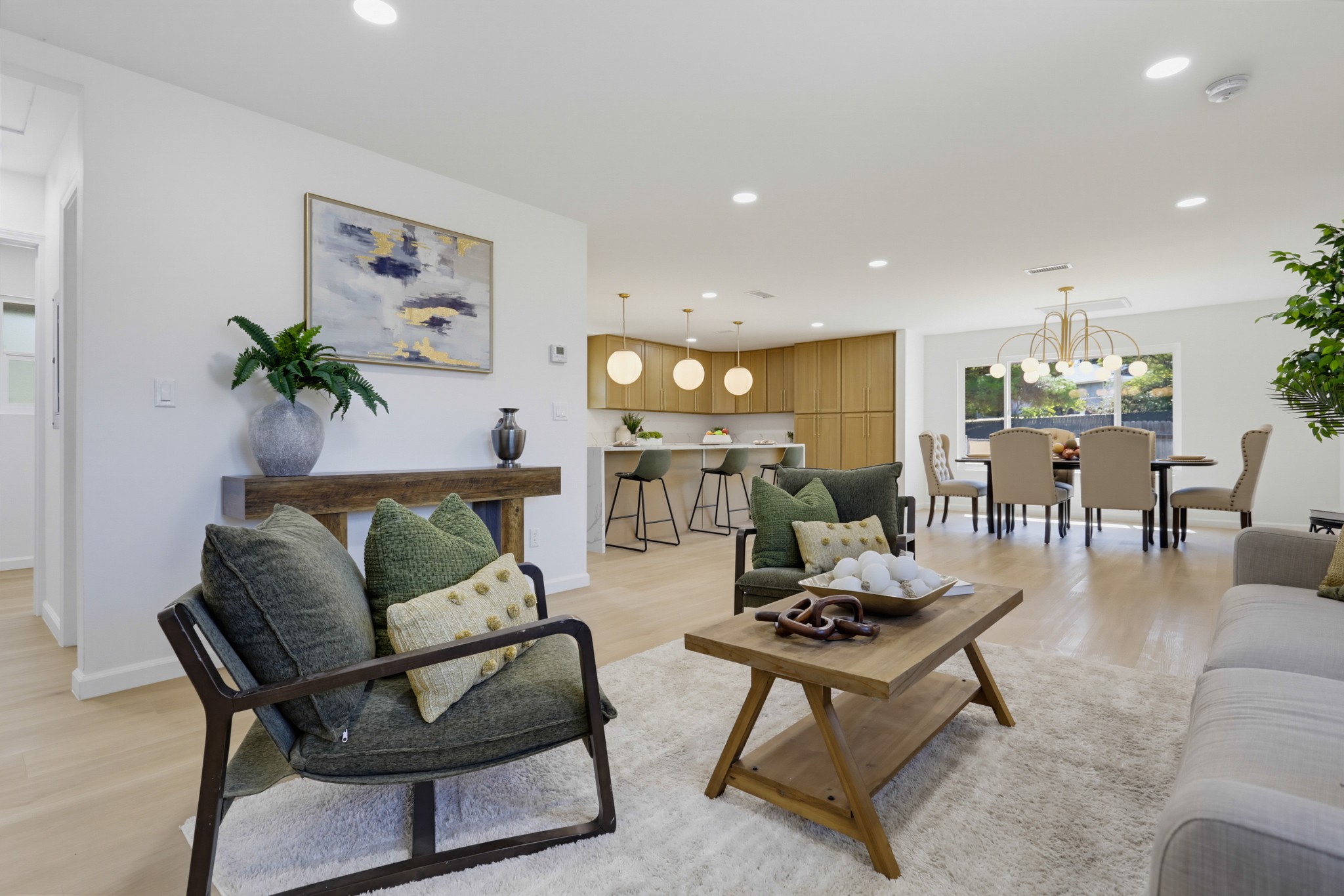 Virtual tour photo 11 of 42 for 930 Miramar Dr