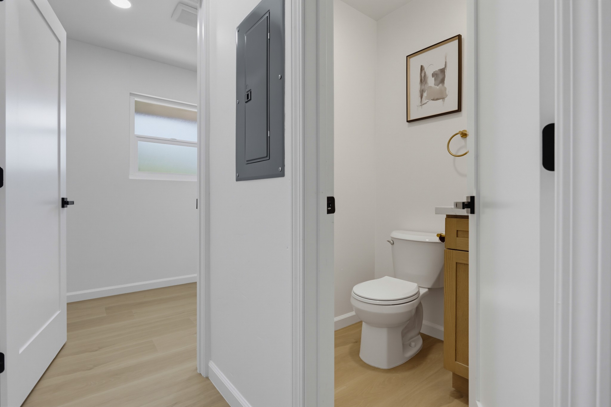 Virtual tour photo 16 of 42 for 930 Miramar Dr