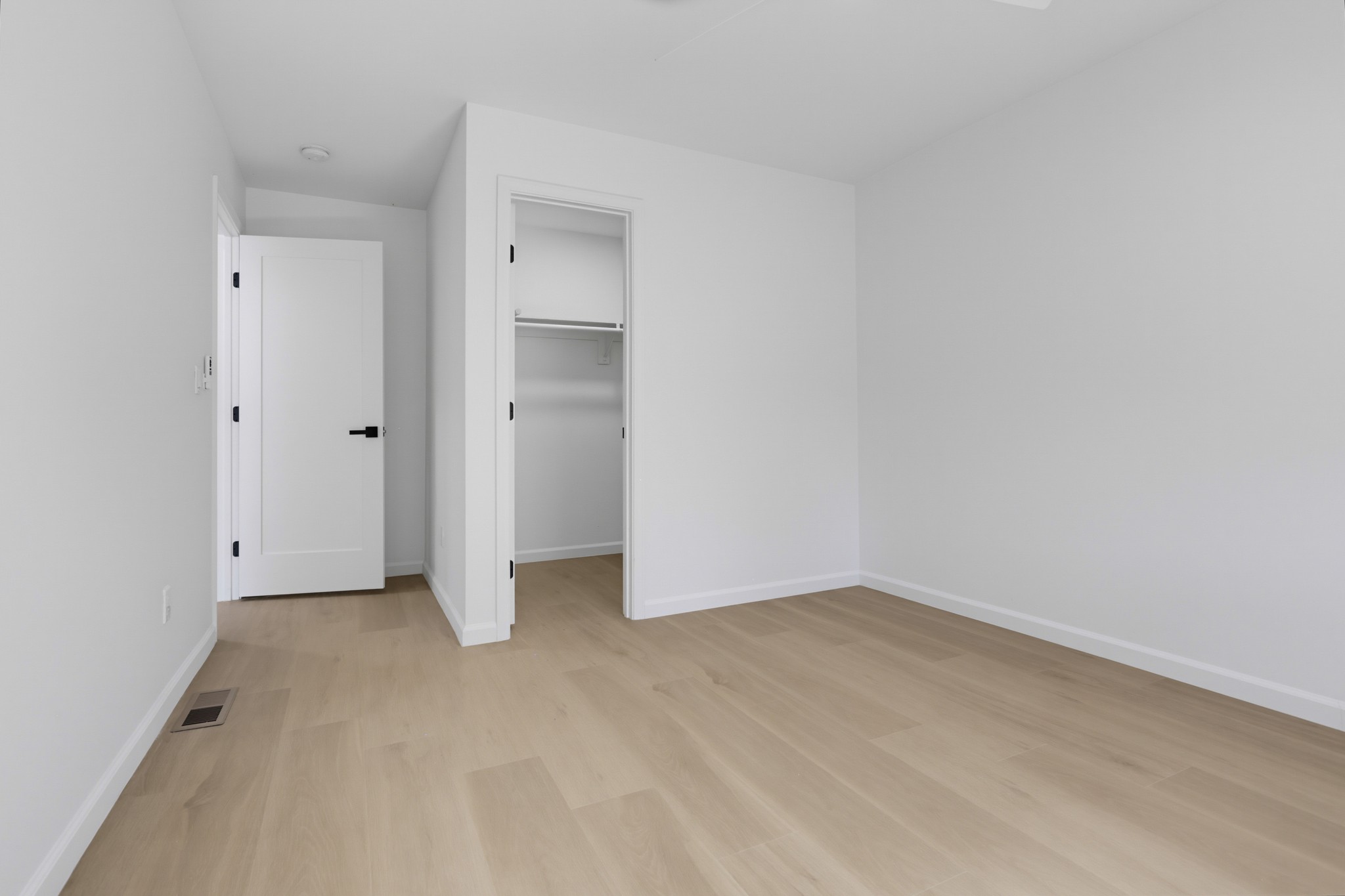Virtual tour photo 30 of 42 for 930 Miramar Dr
