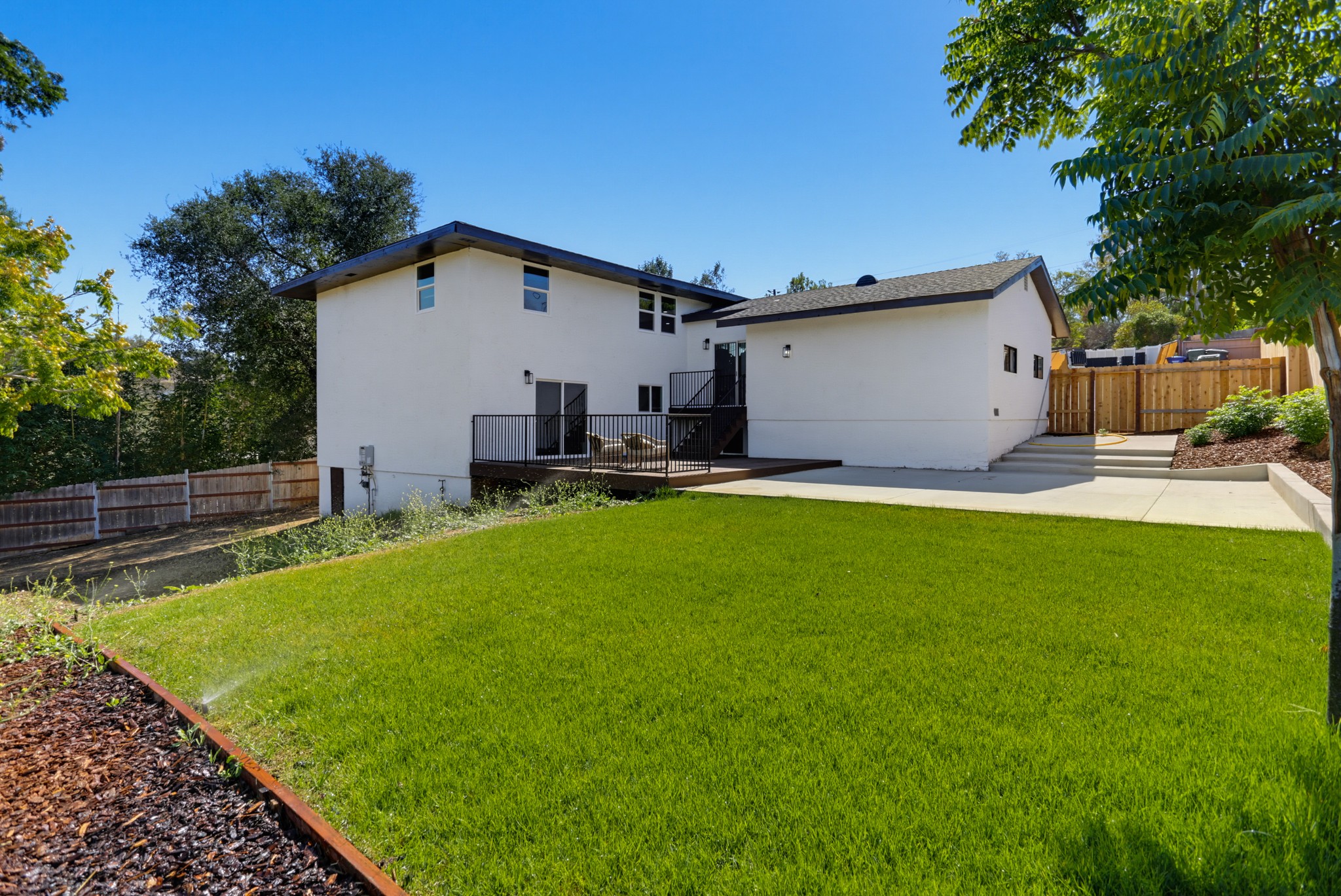 Virtual tour photo 38 of 42 for 930 Miramar Dr