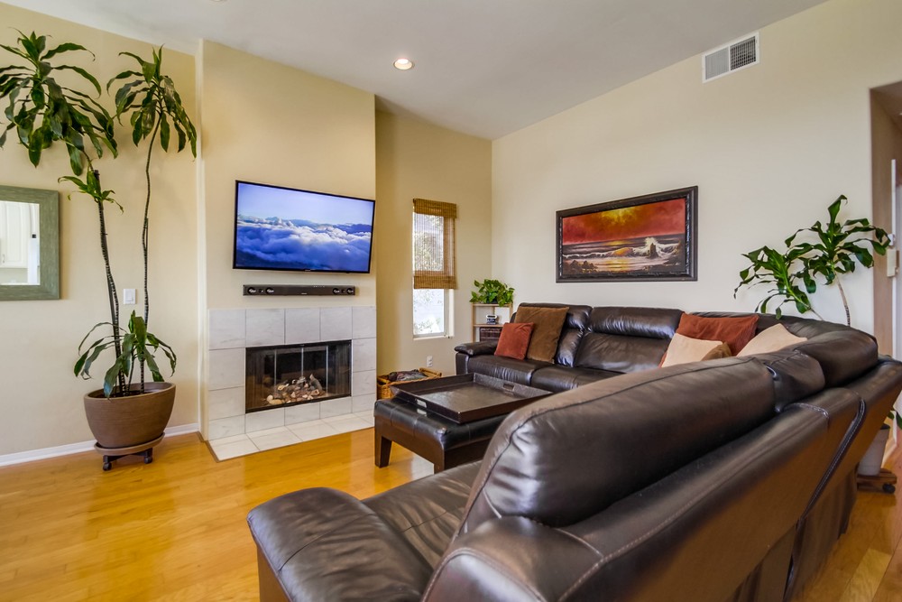 Virtual tour photo 10 of 46 for 934 Agate St