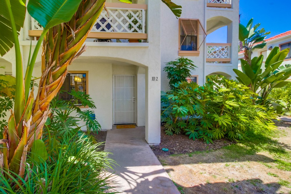 Virtual tour photo 3 of 36 for 9342 Twin Trails Dr #102