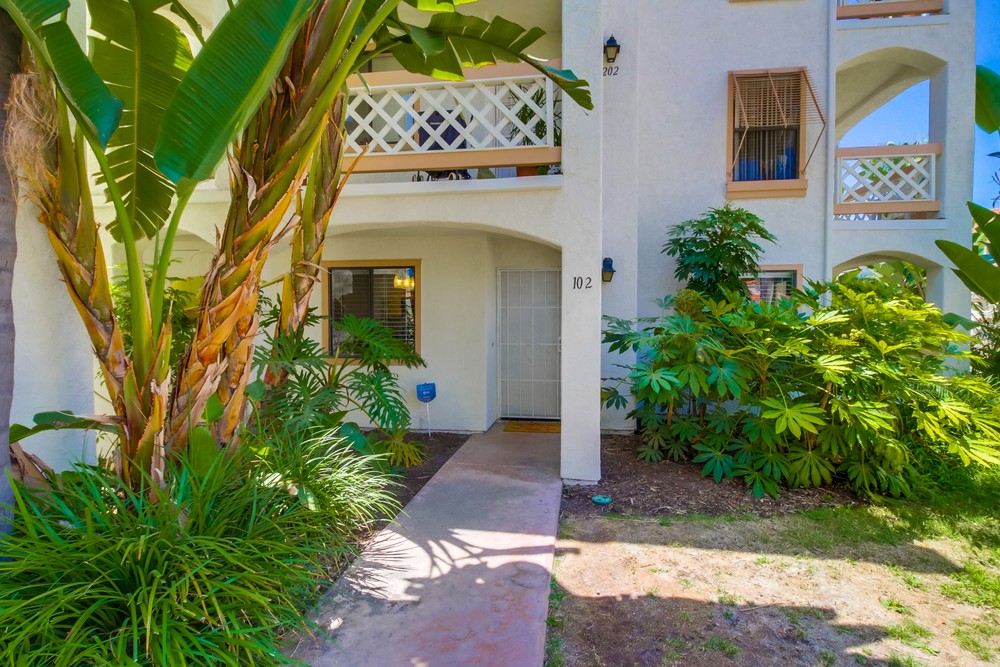 Virtual tour photo 4 of 36 for 9342 Twin Trails Dr #102
