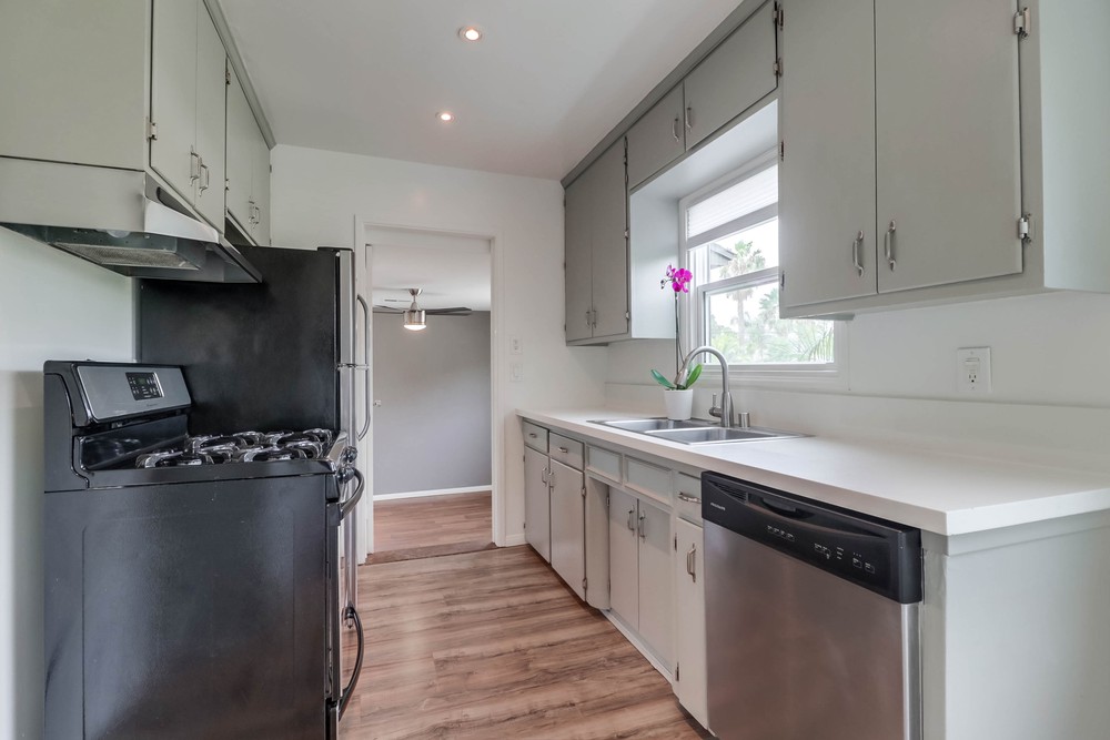 Virtual tour photo 14 of 45 for 935 Opal St