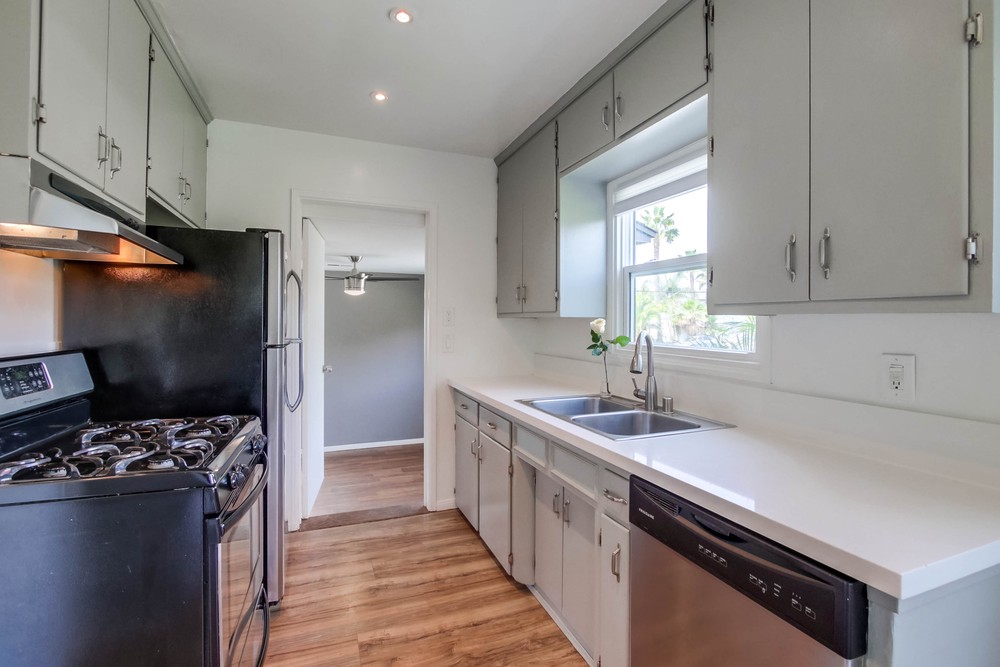 Virtual tour photo 12 of 41 for 935 Opal St