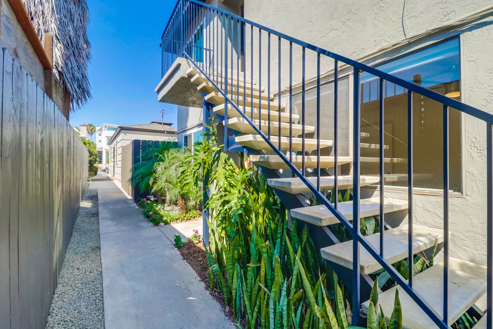 Virtual tour photo 3 of 44 for 937 Opal St