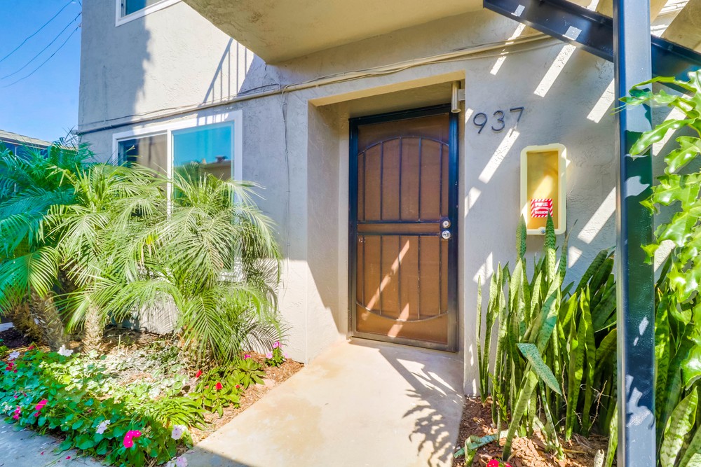 Virtual tour photo 1 of 44 for 937 Opal St