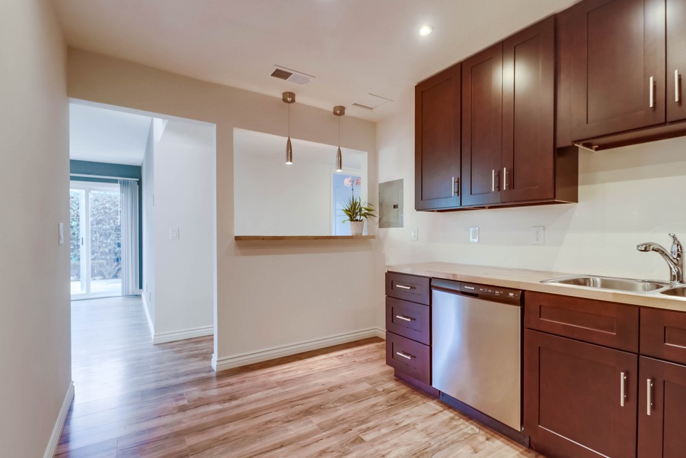 Virtual tour photo 16 of 44 for 937 Opal St
