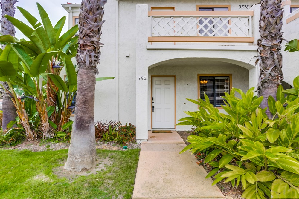 Virtual tour photo 3 of 29 for 9378 Twin Trails Dr UNIT 102