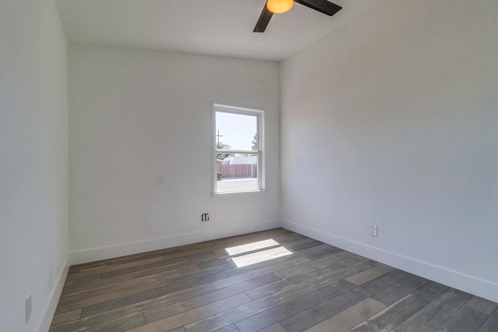 Virtual tour photo 26 of 41 for 938 16th St