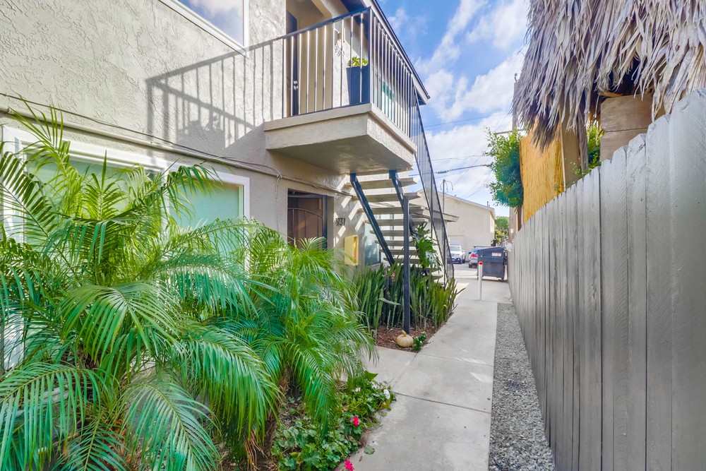 Virtual tour photo 4 of 38 for 939 Opal St