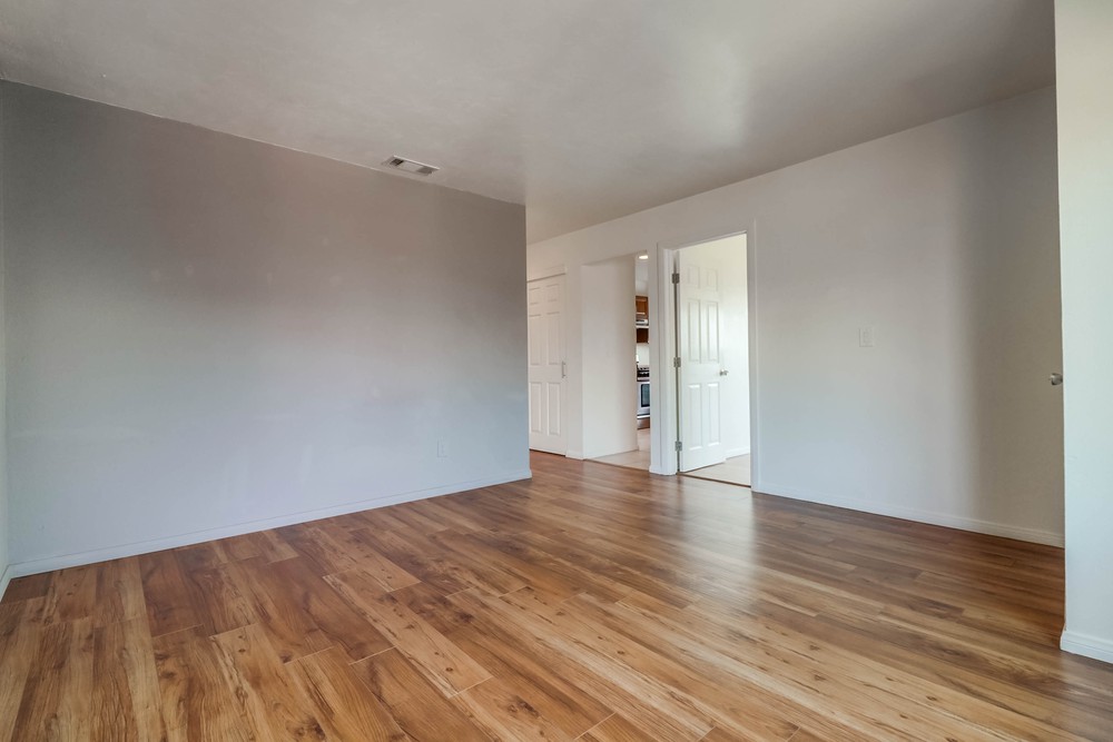 Virtual tour photo 5 of 23 for 939 Opal St