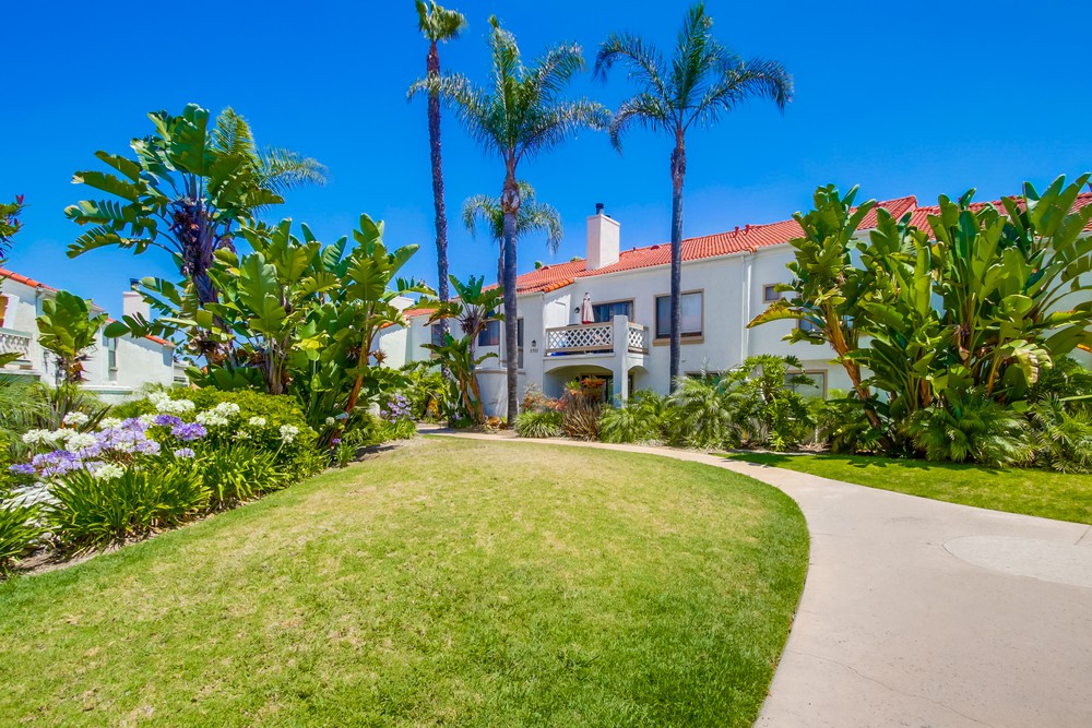 Virtual tour photo 1 of 33 for 9392 Twin Trails Dr #101