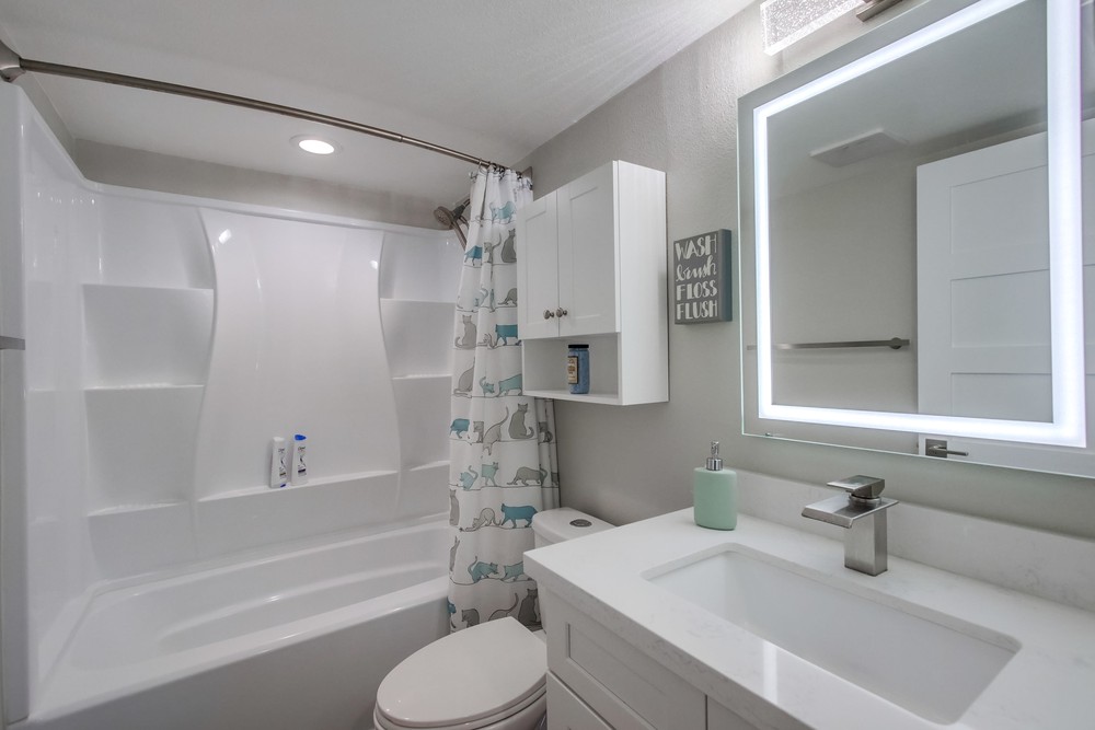 Virtual tour photo 25 of 33 for 9392 Twin Trails Dr #101