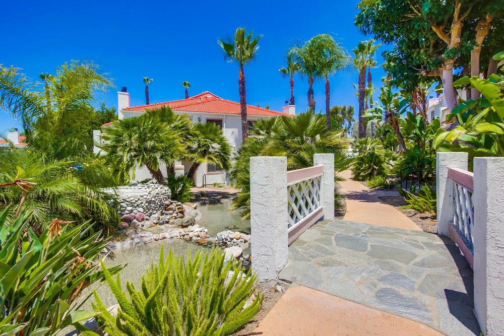Virtual tour photo 32 of 33 for 9392 Twin Trails Dr #101