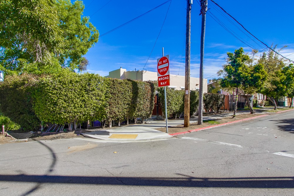 Virtual tour photo 47 of 47 for 940 W Lewis St