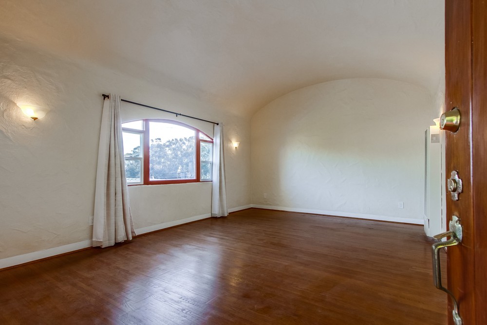 Virtual tour photo 15 of 47 for 940 W Lewis St
