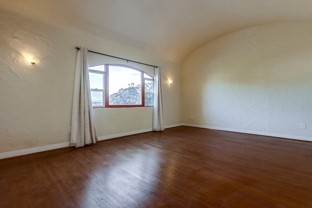 Virtual tour photo 16 of 47 for 940 W Lewis St