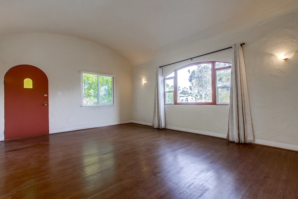 Virtual tour photo 19 of 47 for 940 W Lewis St