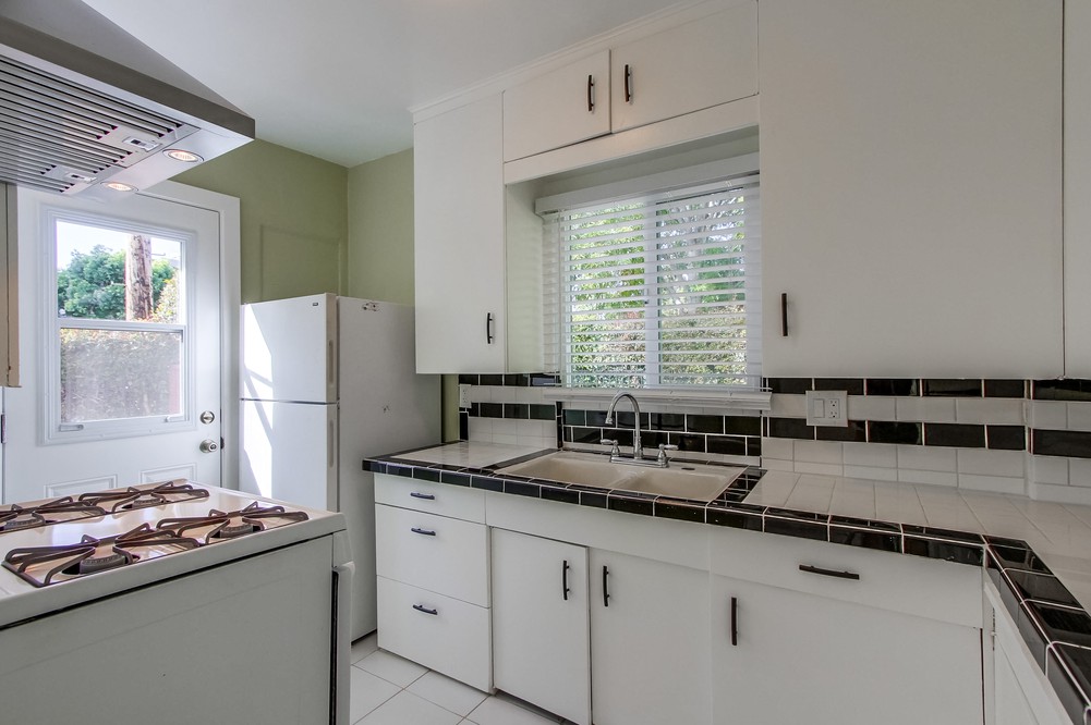 Virtual tour photo 25 of 47 for 940 W Lewis St