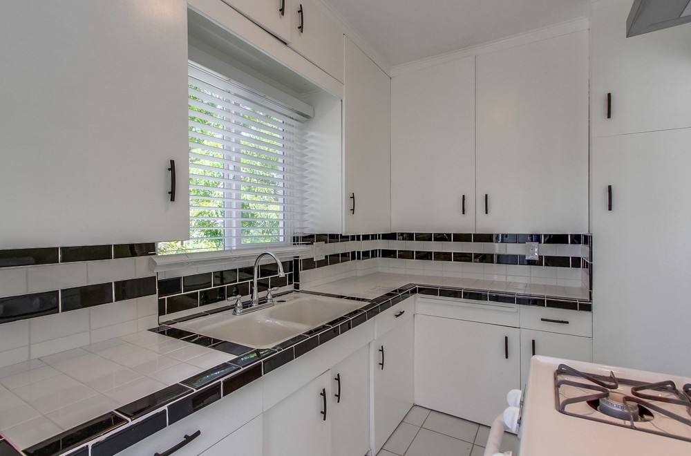 Virtual tour photo 28 of 47 for 940 W Lewis St