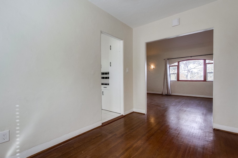 Virtual tour photo 30 of 47 for 940 W Lewis St