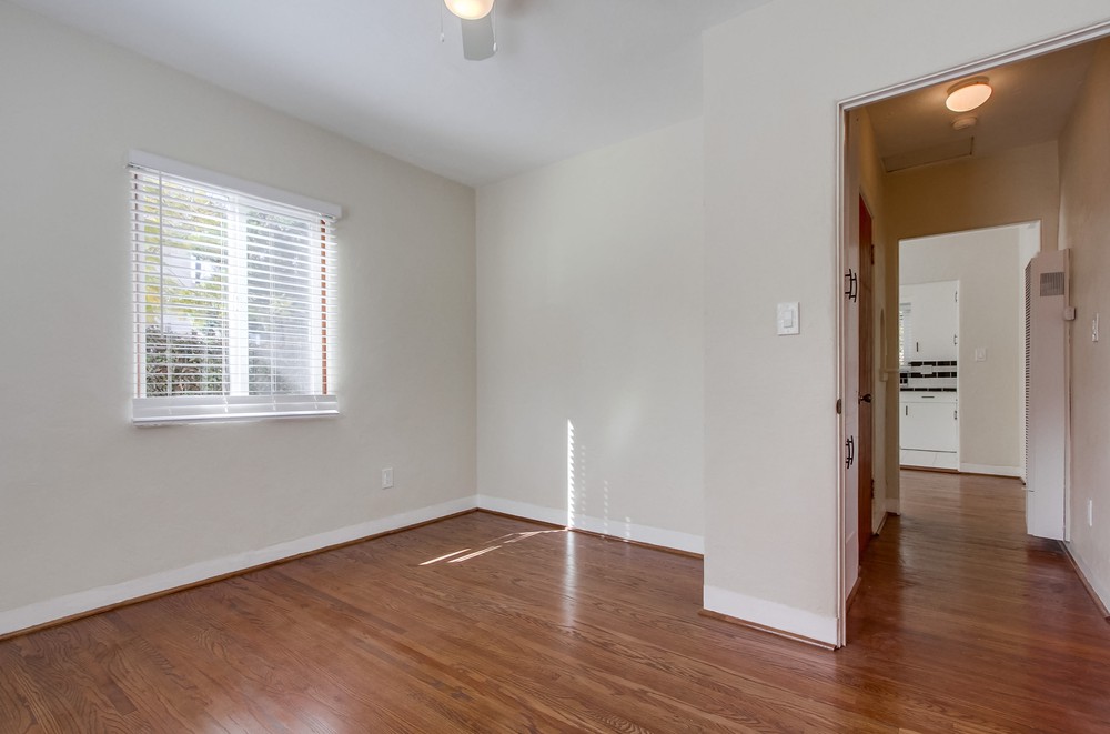 Virtual tour photo 33 of 47 for 940 W Lewis St