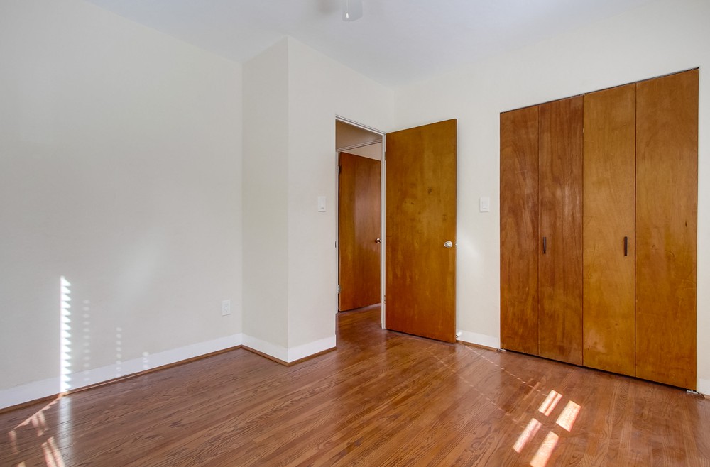Virtual tour photo 34 of 47 for 940 W Lewis St