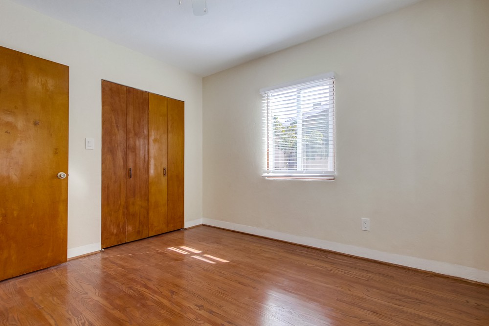 Virtual tour photo 35 of 47 for 940 W Lewis St