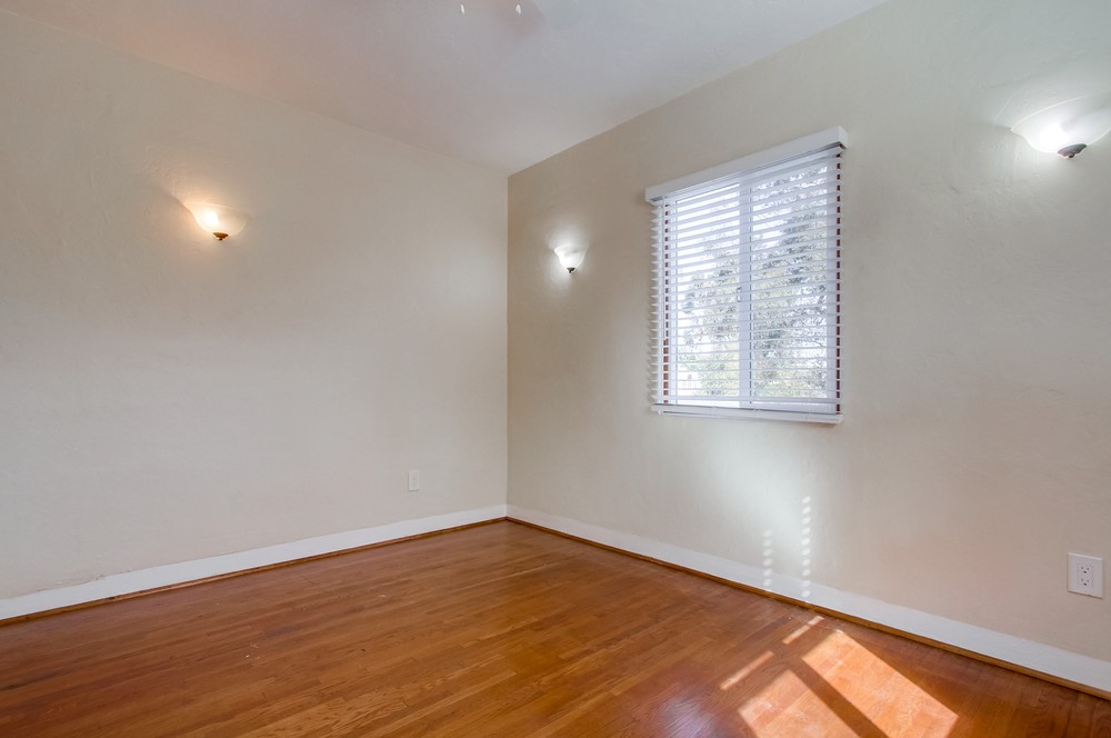 Virtual tour photo 37 of 47 for 940 W Lewis St