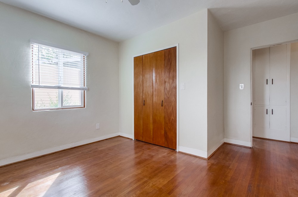 Virtual tour photo 38 of 47 for 940 W Lewis St