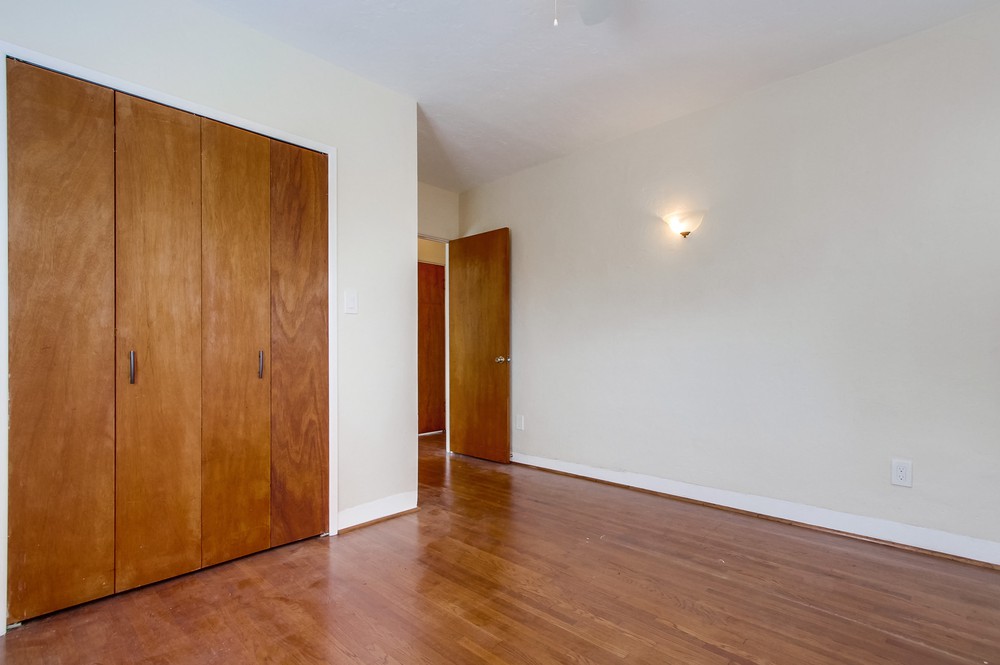 Virtual tour photo 39 of 47 for 940 W Lewis St