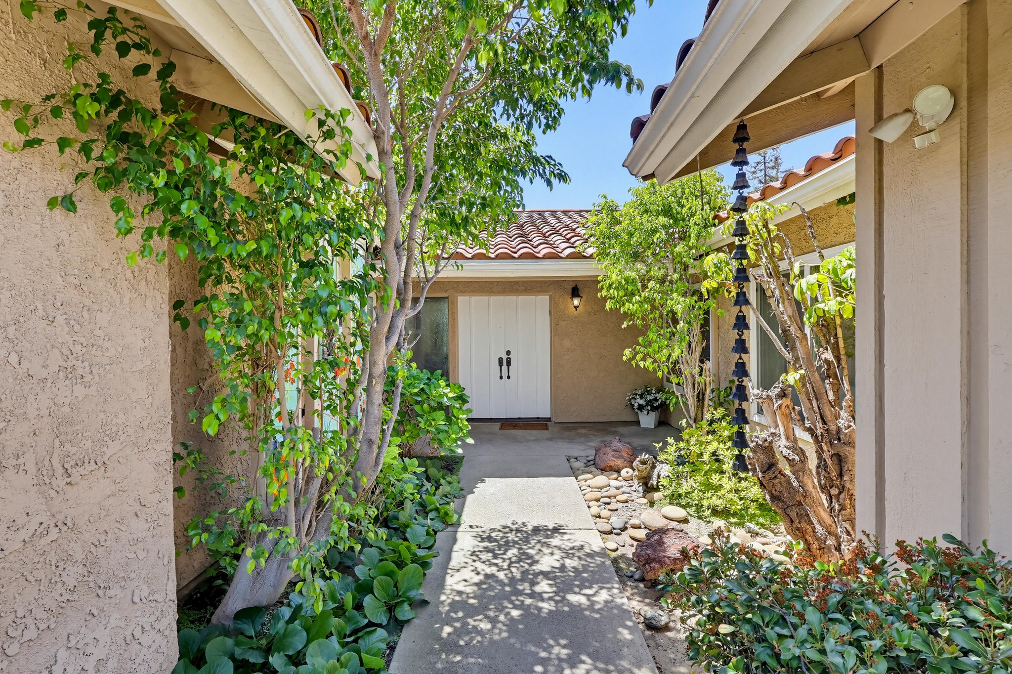 Virtual tour photo 10 of 117 for 9411 Balcom Ave