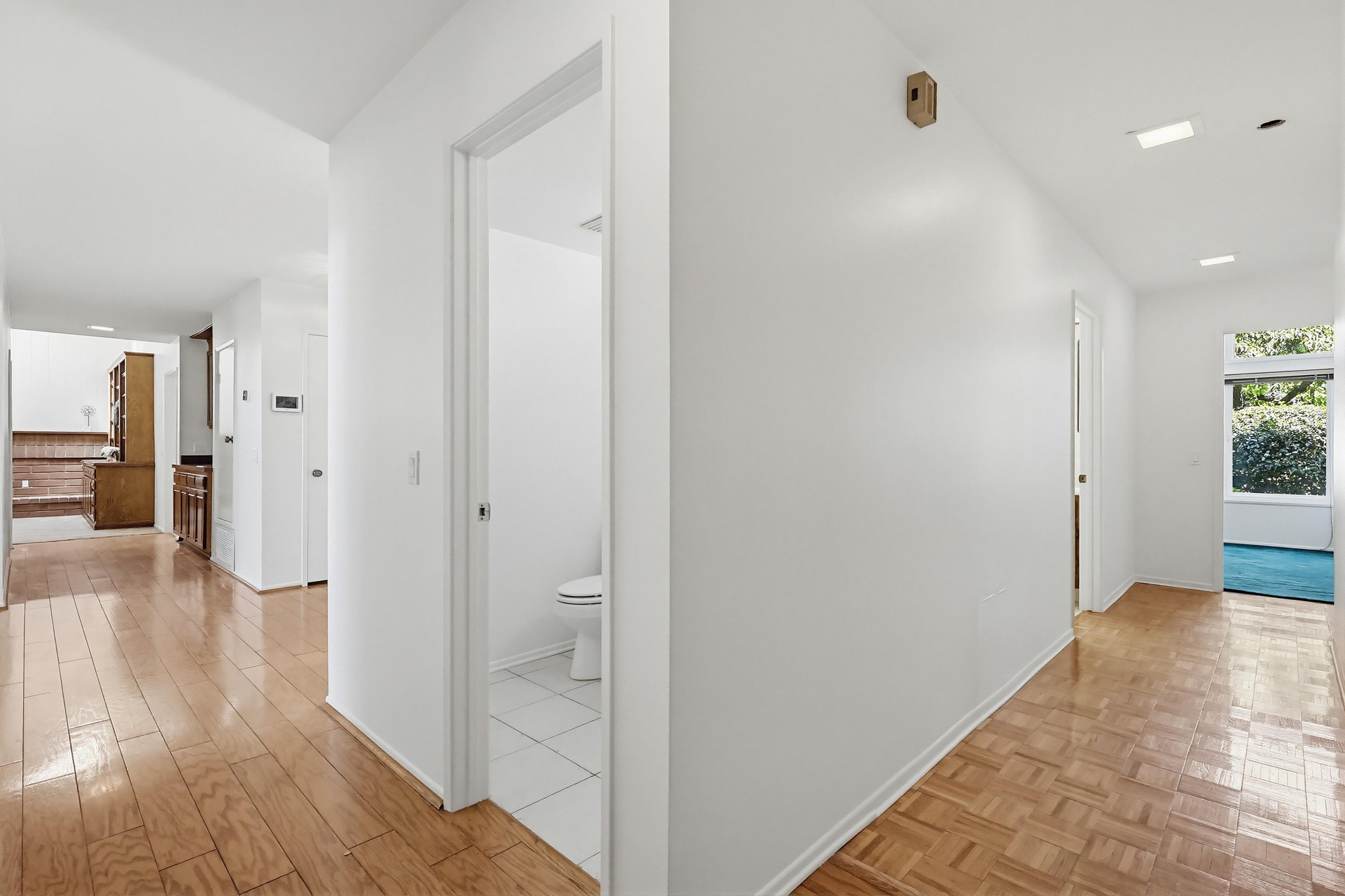 Virtual tour photo 58 of 117 for 9411 Balcom Ave