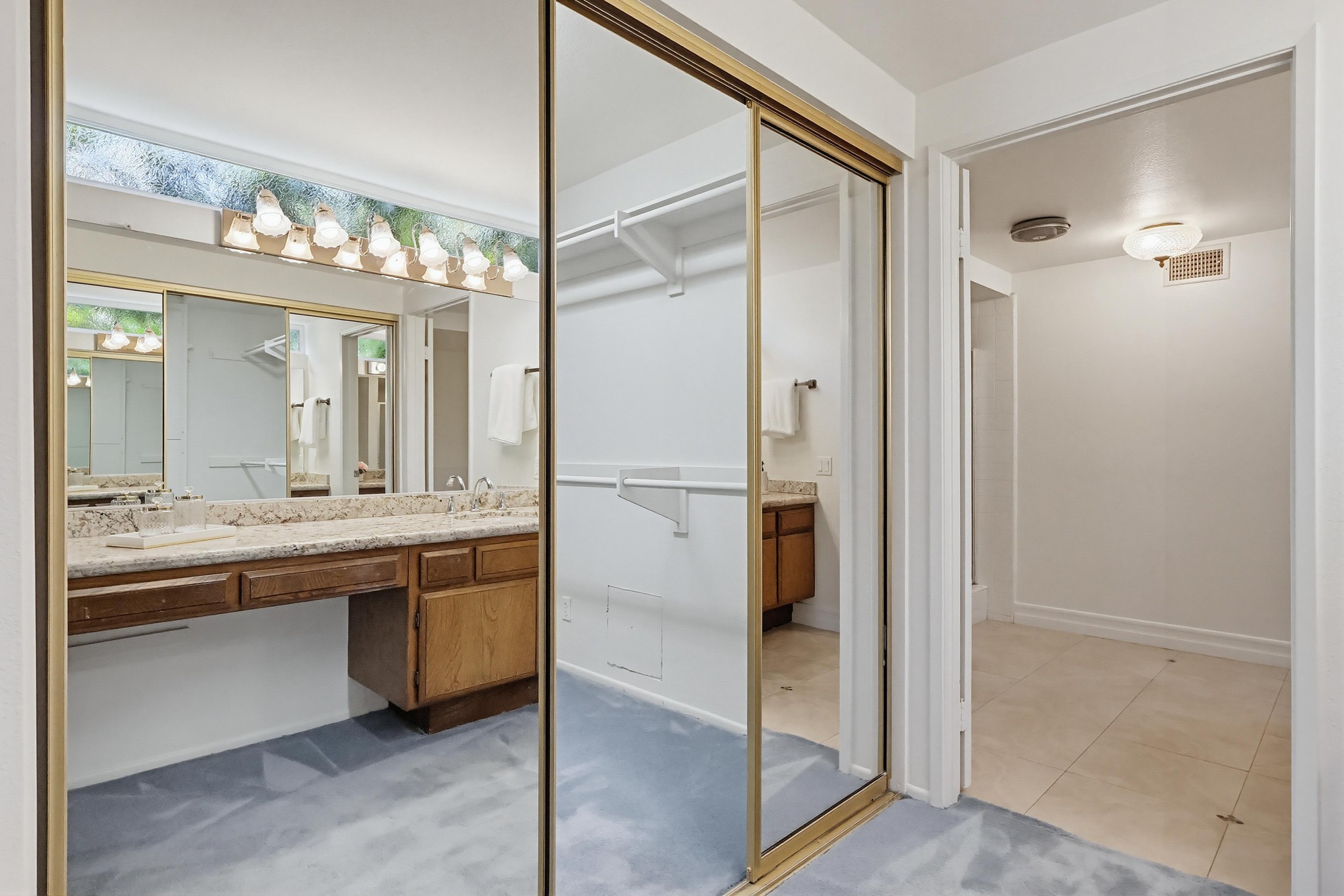 Virtual tour photo 81 of 117 for 9411 Balcom Ave