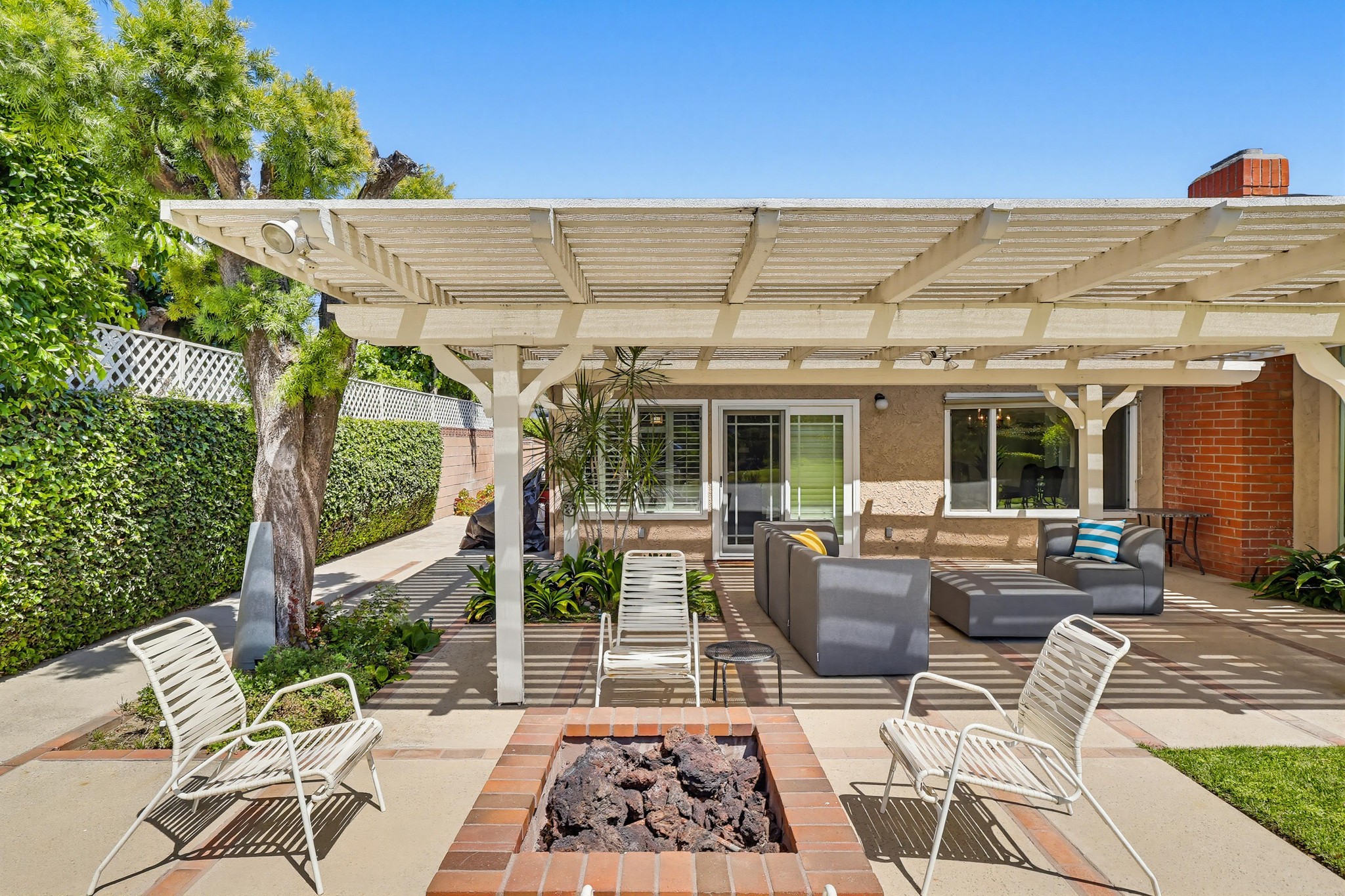 Virtual tour photo 96 of 117 for 9411 Balcom Ave
