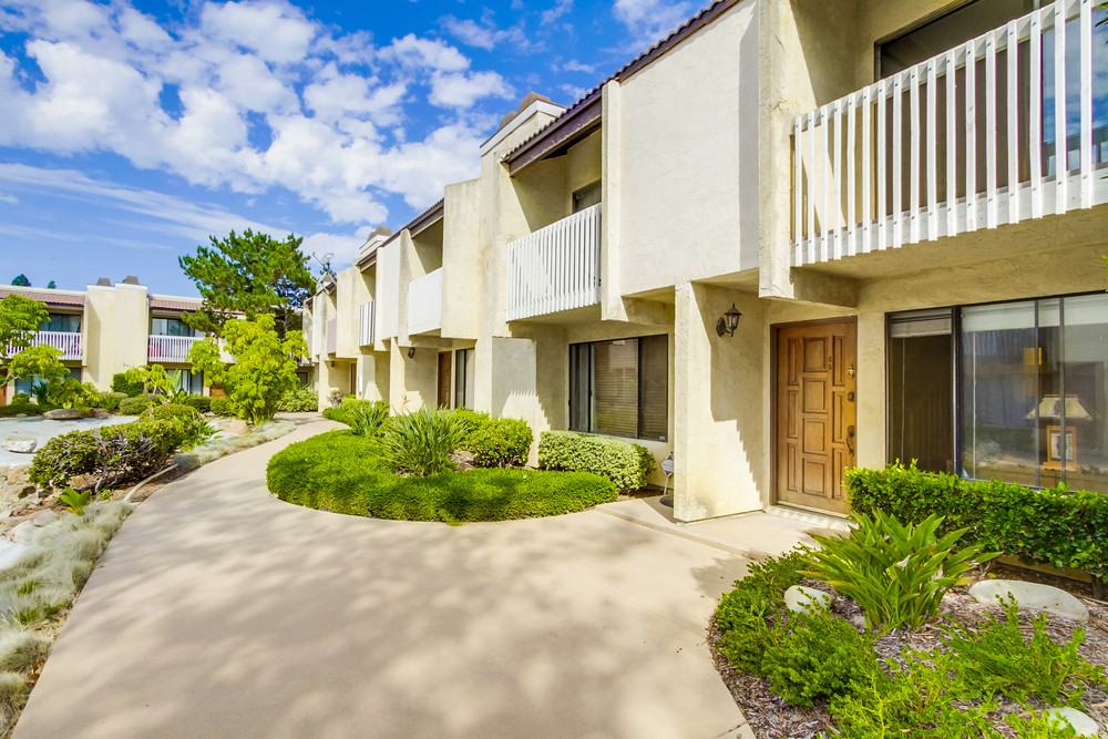 Virtual tour photo 5 of 38 for 9423 Gold Coast Dr