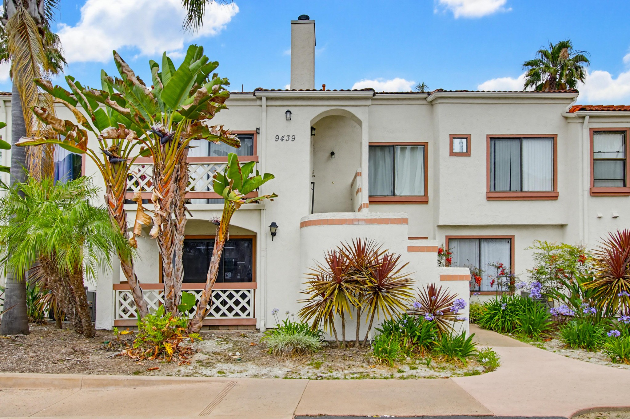 Virtual tour photo 1 of 45 for 9439 Fairgrove Ln UNIT 102