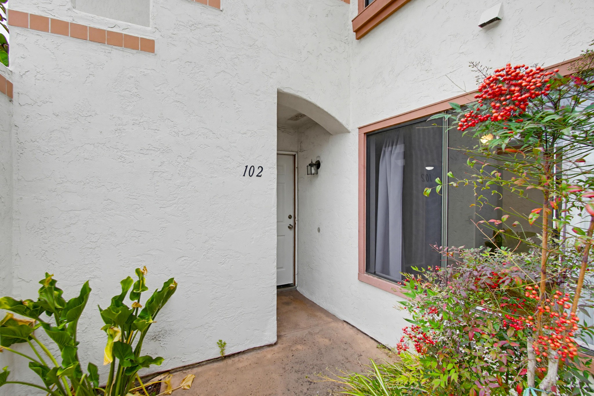 Virtual tour photo 5 of 45 for 9439 Fairgrove Ln UNIT 102