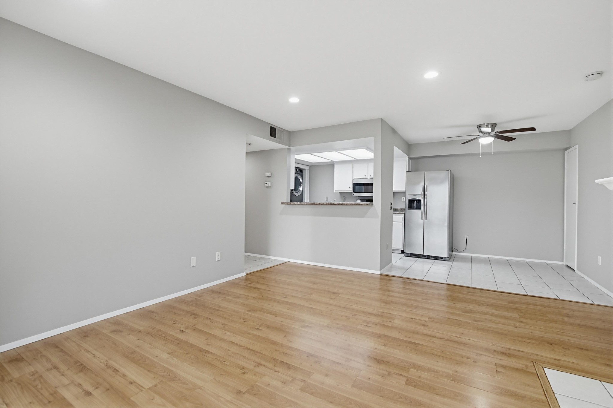 Virtual tour photo 7 of 45 for 9439 Fairgrove Ln UNIT 102