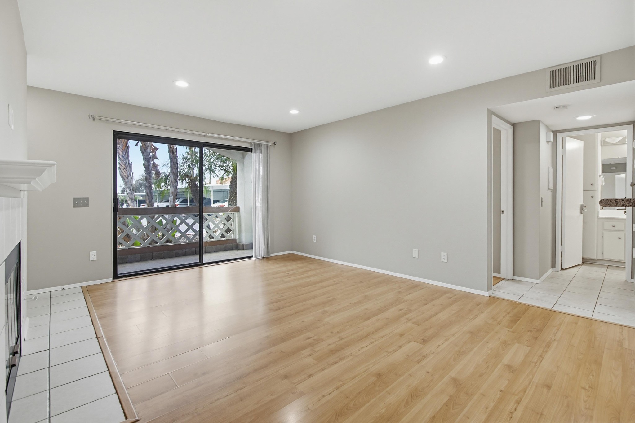 Virtual tour photo 10 of 45 for 9439 Fairgrove Ln UNIT 102