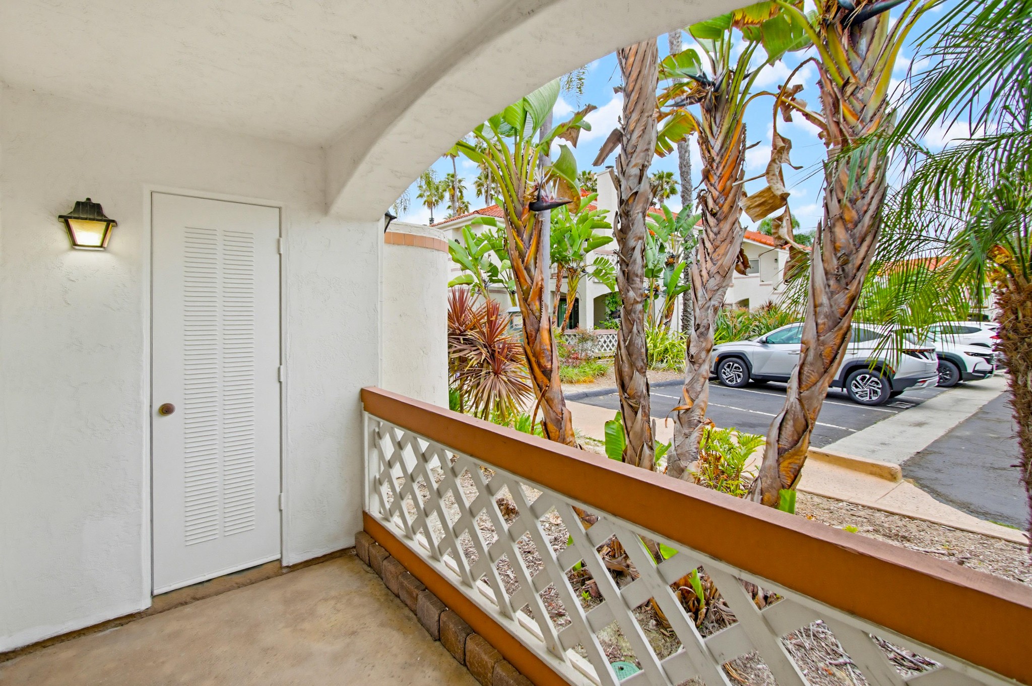 Virtual tour photo 11 of 45 for 9439 Fairgrove Ln UNIT 102