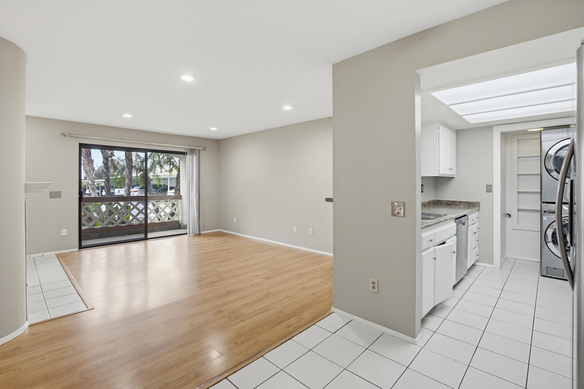 Virtual tour photo 14 of 45 for 9439 Fairgrove Ln UNIT 102